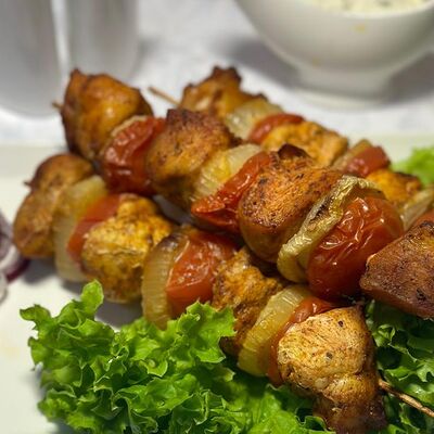 Сувлаки из курицы на мангале в Ёмоё по цене 330 ₽