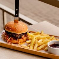 Бургер с говядиной в Papi