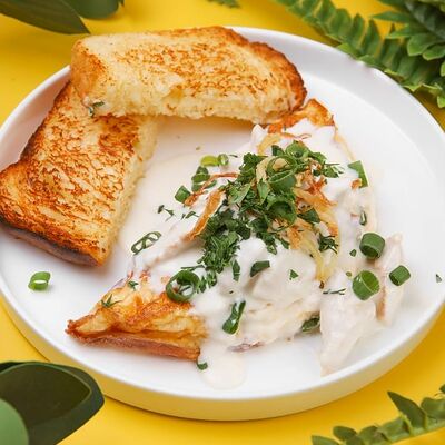 Омлет с куриной грудкой в Сырник по цене 430 ₽