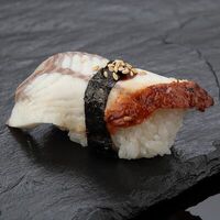 Суши с угрем в Mavu