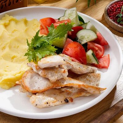 Пюре с курицей и овощами по-домашнему  в ЧиллДОМ по цене 640 ₽