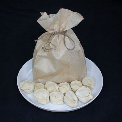 Пельмени домашние полуфабрикат в Хлебосол по цене 300 ₽