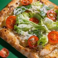 Пицца Цезарь и курица в ЗАКАЗУУМ ZAKAZOOM
