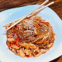 Вок с курицей в Craft Lab Cafe