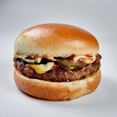 Гамбургер в Братья Чарзи по цене 429 ₽