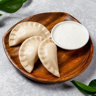 Квери с мацони (3 шт) в Ресторан Батони по цене 330 ₽