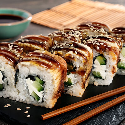 Роллы Унаги Урамаки в Yorokobi по цене 990 ₽