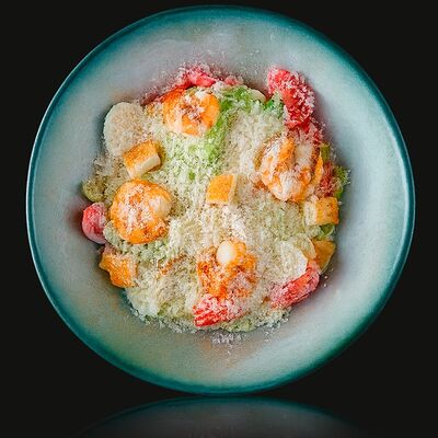 Цезарь с креветками в Гаучо по цене 800 ₽