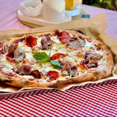 Пицца 4 мяса в La casa della pasta по цене 1190 ₽