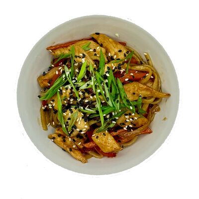 Вок с курицей и овощами в сливочном соусе в Добрая кухня по цене 469 ₽