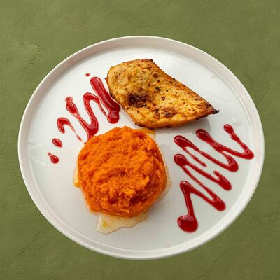 Нежная куриная грудка с тыквенным пюре в Шашлычара по цене 640 ₽