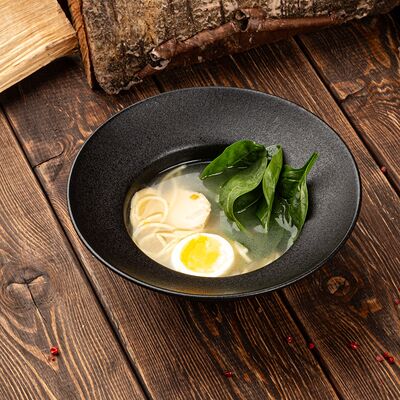 Бульон куриный с яйцом и яичной лапшой в Паб 357 по цене 455 ₽