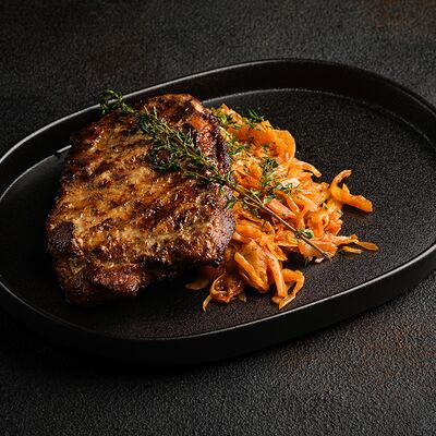 Свинина, жаренная на гриле в Де'рибас по цене 945 ₽