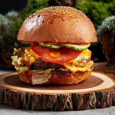 Бургер Jack Daniels в Гриль бар BQ по цене 720 ₽