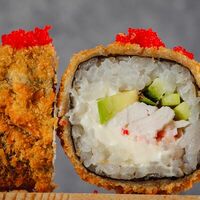 Горячий ролл Калифорния с крабом в XFood