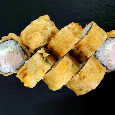 Ролл жареный с курицей в TAY NAY по цене 390 ₽