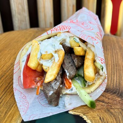 Пита с говядинойв Umami по цене 430 ₽