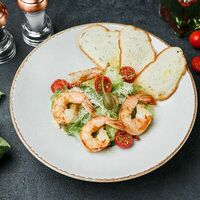 Цезарь с креветками гриль в Колхида Palace