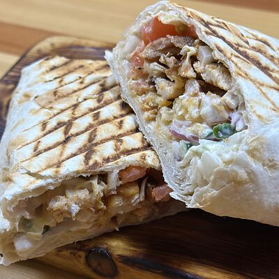 Фирменная с курицей в Турецкий дёнер по цене 370 ₽