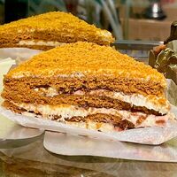 Медовик вишневыйв Сытно Аппетитно