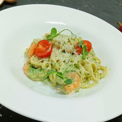 Спагетти с креветками и шпинатом в Friday по цене 690 ₽