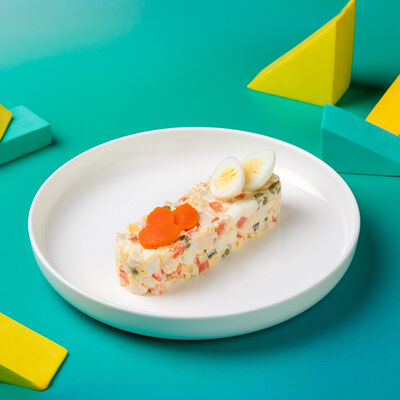 Оливье с цыпленком и перепелиным яйцом в VASILCHUKI Chaihona №1 по цене 350