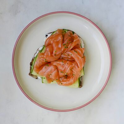 Тартин Форель, огурец и сливочный сыр в Yumbaker home по цене 1275 ₽