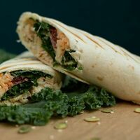 Ролл-сэндвич с куриной грудкой в Caffeshop