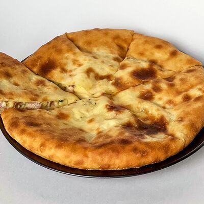 Осетинский пирог с картофелем, беконом и розмарином в Осетинские пироги от Бирюзы по цене 780 ₽