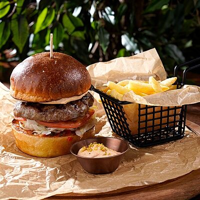 Бургер с говядинойв Серкан по цене 990 ₽