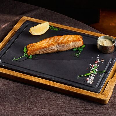 Стейк из лосося на гриле в База по цене 4200 ₽