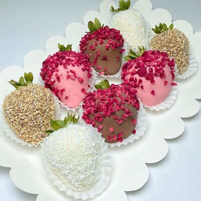 Клубничная нежностьв Shik berry по цене 2230 ₽