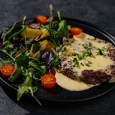 Бифшстекс из говядины в Marrakesh lounge по цене 690 ₽