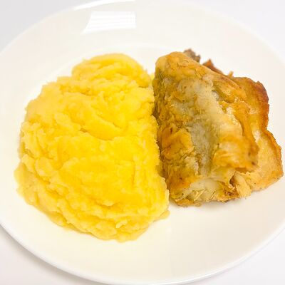 Минтай жареный с картофельным пюре в Привет, Десерт! по цене 300 ₽