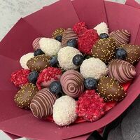 Букет из ягод клубники в шоколаде в Mosberry