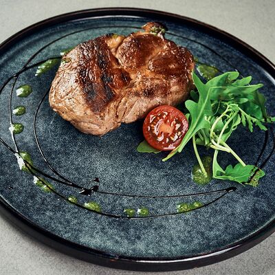 Стейк из cвинoй шеи в Невидалия по цене 680 ₽