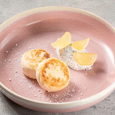 Сырники с лимонно-маковым кремом в Кэрри по цене 350 ₽