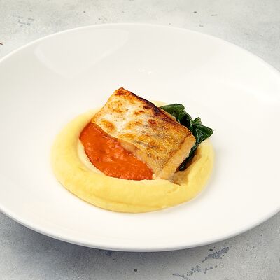 Филе судака с картофельным пюре и соусом из печенных перцев в Cutlet by El Gauchito по цене 950 ₽