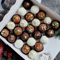 Большой набор пирожных Картошка в шоколаде ассорти на Новый Год в Marys Cakes