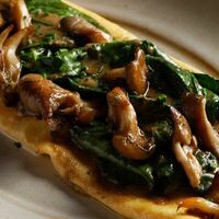 Омлет, вешенки, томаты в Maya