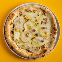 Пицца с грушей и горгондзолой (Pizza with Gorgonzola & Pear) в Matteos
