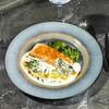 Стейк из лосося с паровым брокколи и сливочно-шпинатным соусом в Фореста Фестиваль Парк по цене 1800