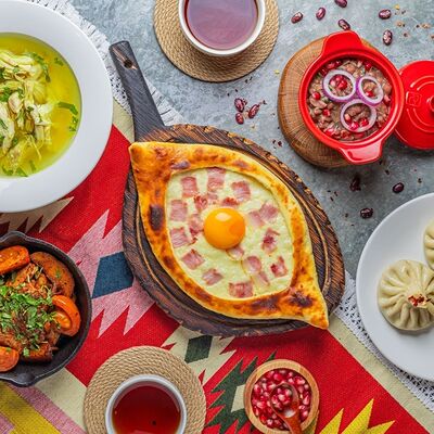 Грузинский обед №4 в Хачапури по цене 890 ₽