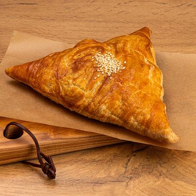 Самса Говядина в Пекарня Кулинария Плюшка Ватрушка по цене 195 ₽