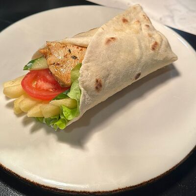 Пита сувлаки гурунаки в Pita gyros по цене 360 ₽