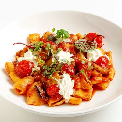 Алла норма с баклажаном гриль и подкопченной страчателлой в Эй, Джованни! по цене 595 ₽