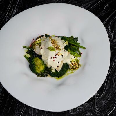 Мурманская треска со шпинатомв Luna по цене 990 ₽