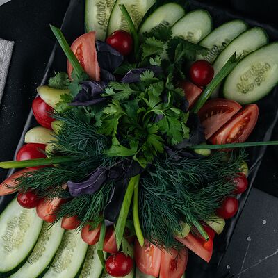 Букет из овощей и зелени в ALEX ROYAL RESTAURANT по цене 550 ₽