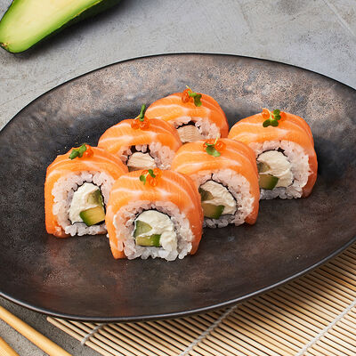 Филадельфия с лососем, огурцом и авокадо в Gaijin по цене 1620 ₽