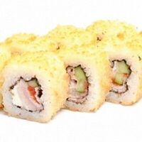 Ролл в темпуре с беконом в SUSHI TESTO